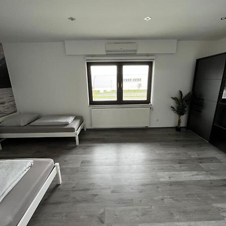 Messewohnung/Ferienwohnung Colonia Exterior foto