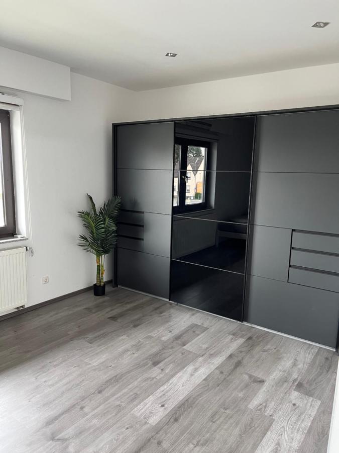 Messewohnung/Ferienwohnung Colonia Exterior foto