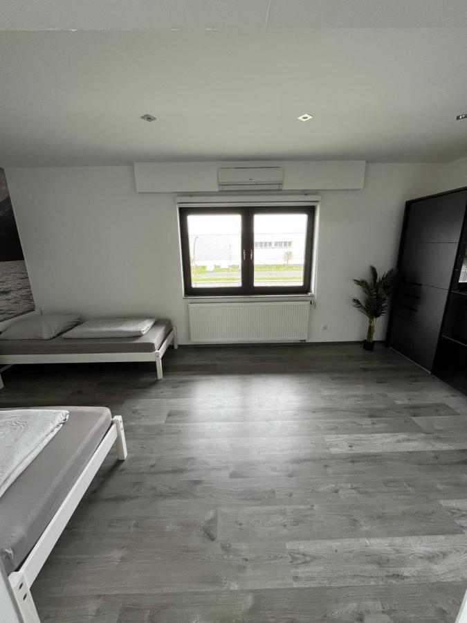 Messewohnung/Ferienwohnung Colonia Exterior foto